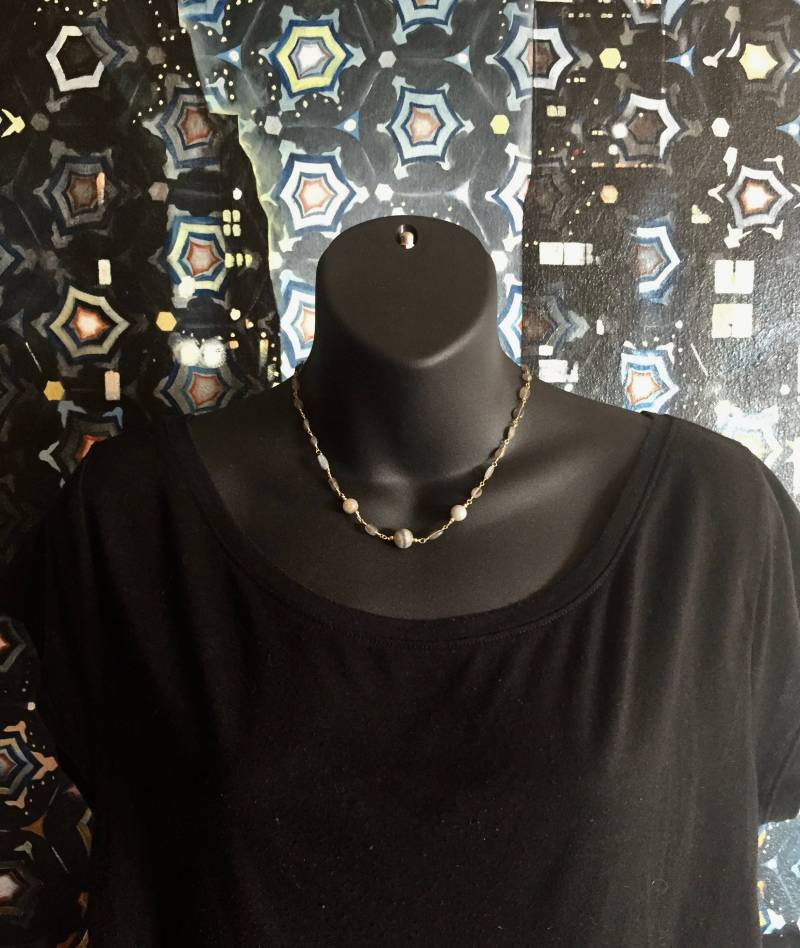 Labradorit Mit Goldenen Akzenten von ASHDesignStudio