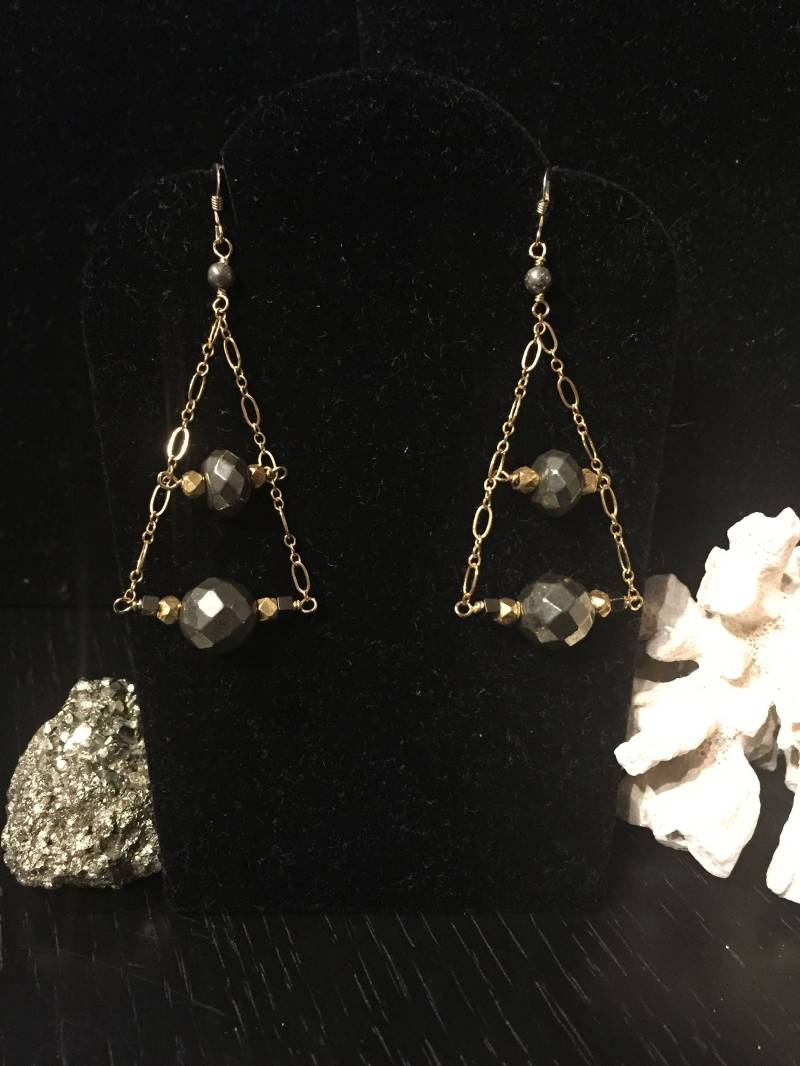 Pyrit Und Gold Ohrringe von ASHDesignStudio