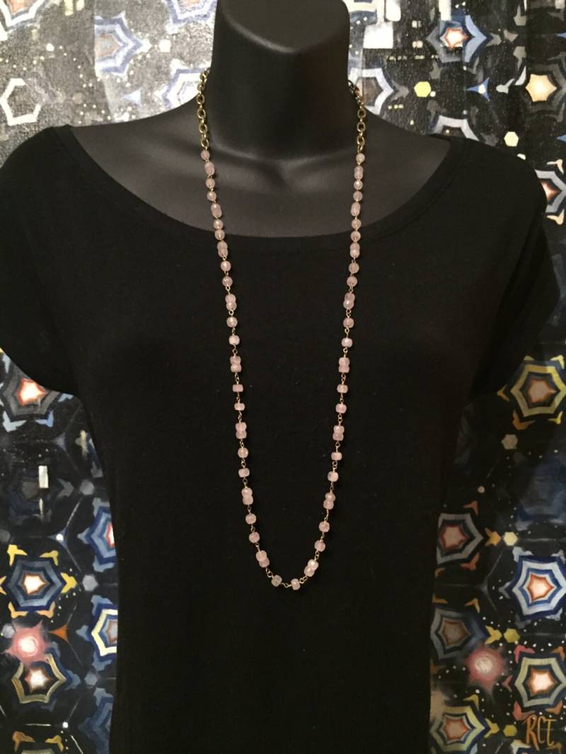 Rosa Rose Quarz Lange Halskette Mit Goldkette von ASHDesignStudio