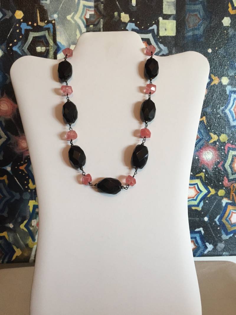 Schwarzes Glas Und Kirsche Quarz von ASHDesignStudio