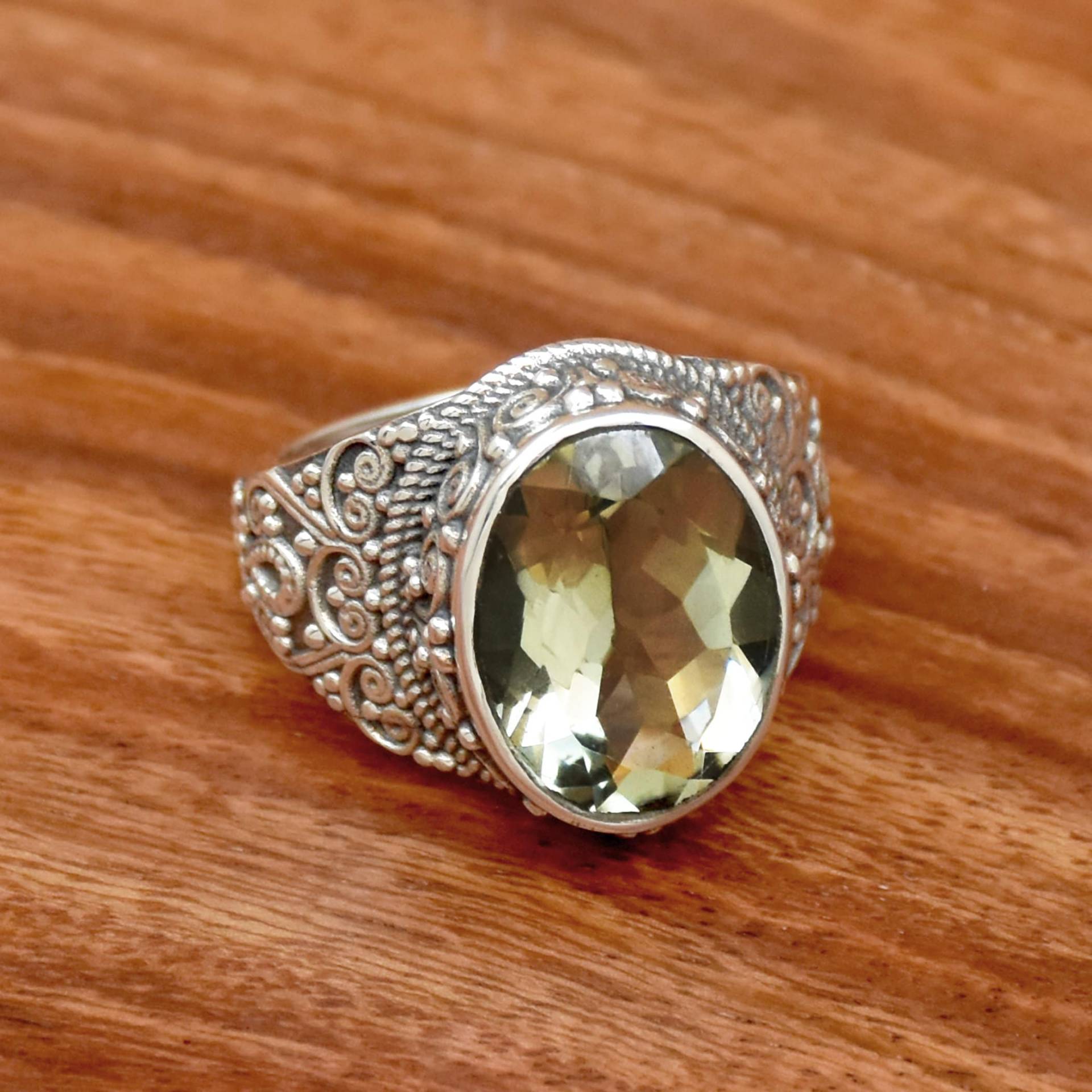 Grüner Amethyst Ring, 925 Sterling Silber Handgemachter Blumen Textur Band Jahrestag Ehering von ASJewellersStore