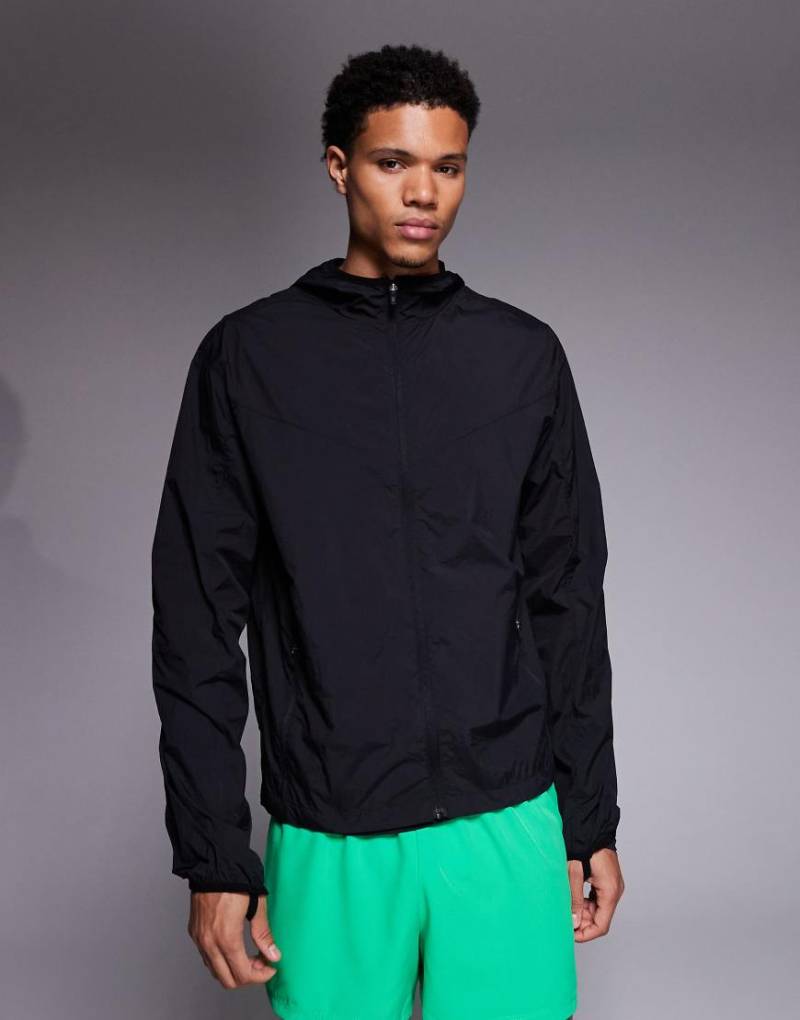 4505 - Leichte, kastige Laufjacke aus wasserabweisendem Knitter-Nylon in Schwarz mit Kapuze von 4505