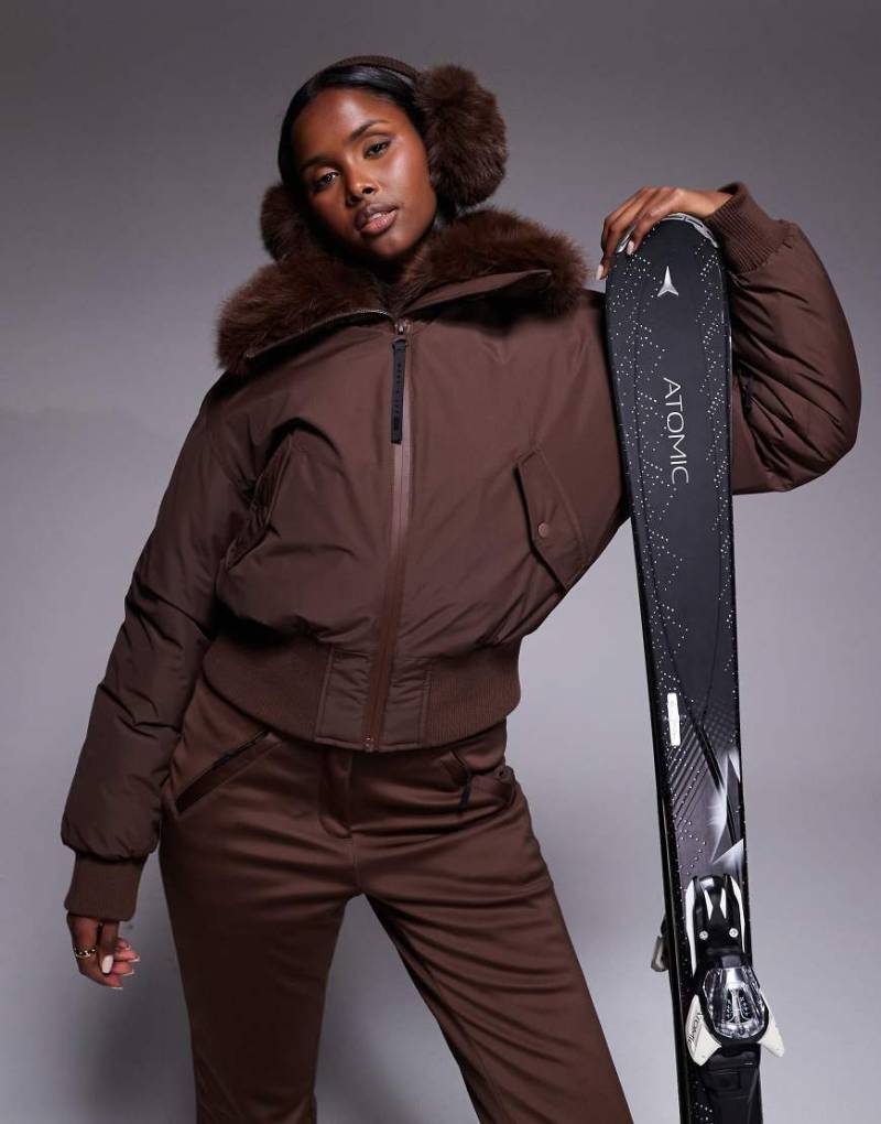 ASOS 4505 Ski - Cropped-Bomberjacke in Kaffeebraun mit Kunstpelzkragen-Brown ASOS 4505 Ski - Cropped-Bomberjacke in Kaffeebraun mit Kunstpelzkragen-Brown von ASOS 4505 Ski & Snow