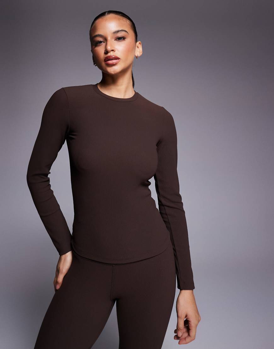 ASOS 4505 - Ski - Langärmliges, geripptes Baselayer-Oberteil in Kaffeebraun mit Fleece-Rückseite und Thermobehandlung-Brown von ASOS 4505 Ski & Snow