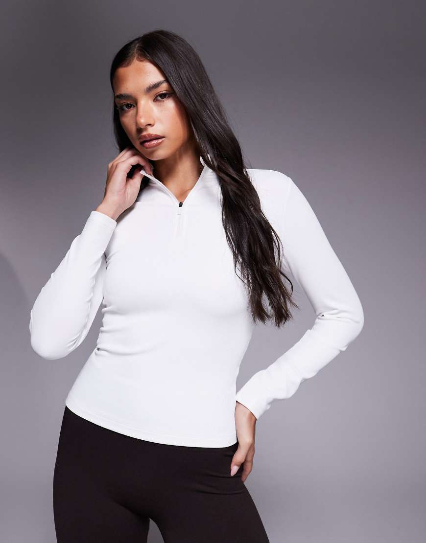 ASOS 4505 - Ski - Langärmliges, geripptes Baselayer-Oberteil in Weiß mit kurzem Reißverschluss, Fleece-Rückseite und Thermobehandlung von ASOS 4505 Ski & Snow