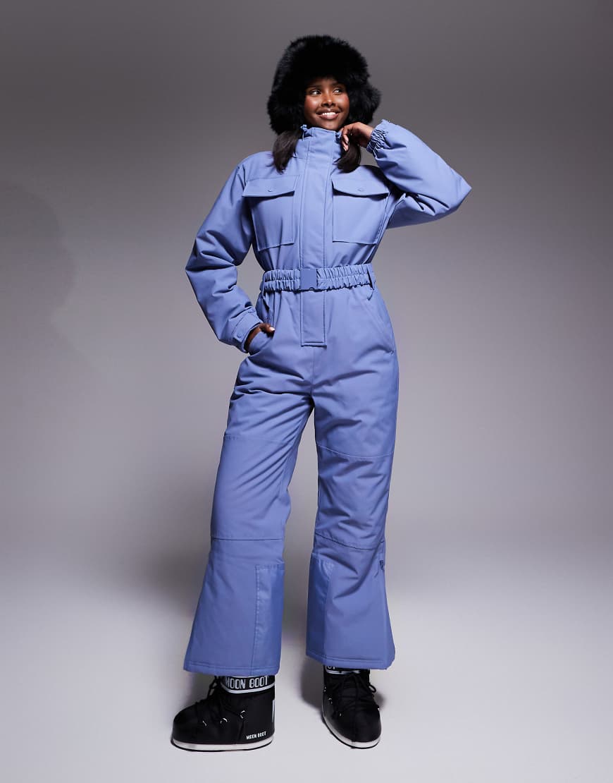 ASOS 4505 - Ski - Retro-Skianzug in Kalkblau mit Gürtel und Stehkragen von ASOS 4505 Ski & Snow