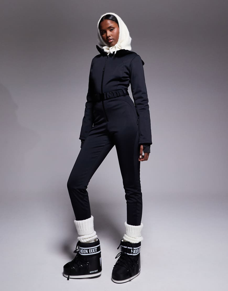 ASOS 4505 Ski - Softshell-Skianzug in Schwarz mit Gürtel, schmalem Bein und Kunstpelzkapuze von ASOS 4505 Ski & Snow