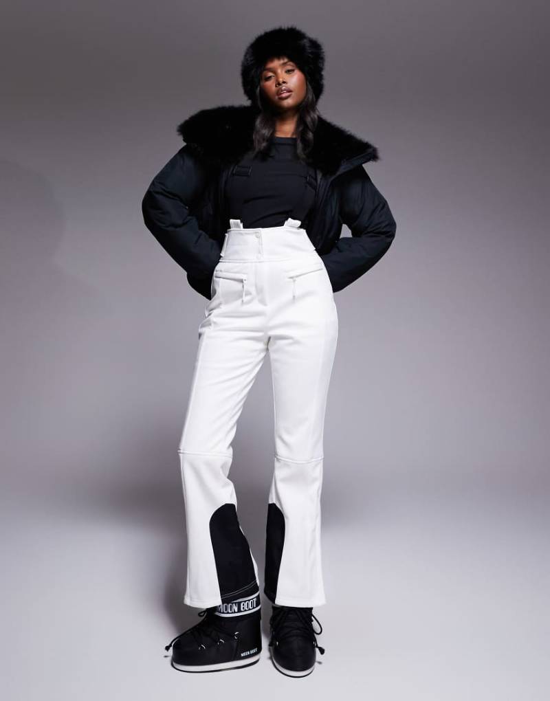 ASOS 4505 - Ski - Wasserabweisende, ausgestellte Softshell-Skihose in Weiß von ASOS 4505 Ski & Snow