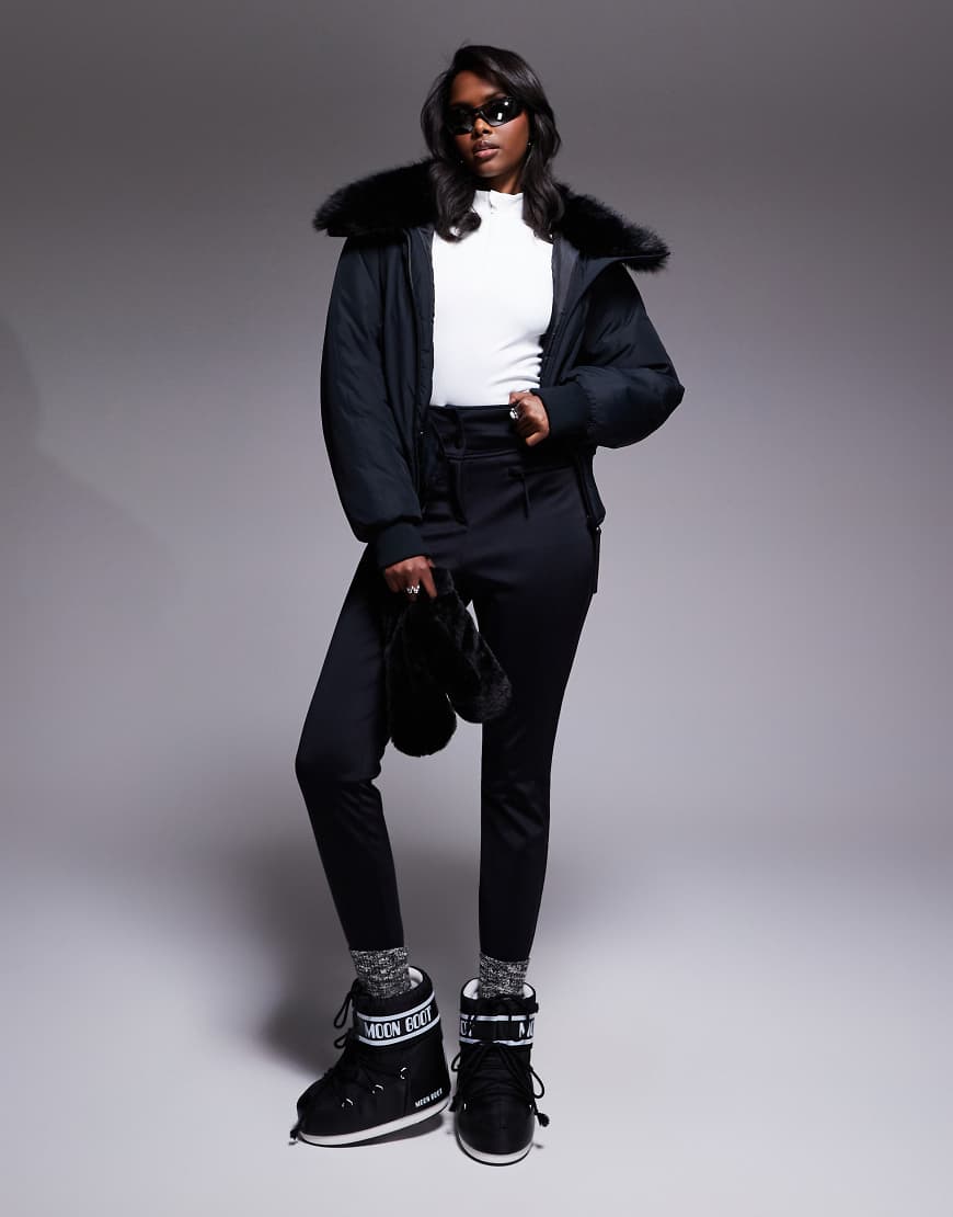 ASOS 4505 - Ski - Wasserabweisende Softshell-Skihose in Schwarz mit engem Schnitt von ASOS 4505 Ski & Snow