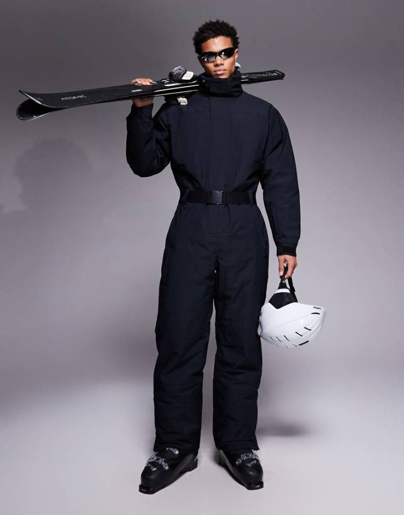 ASOS 4505 - Ski - Wasserabweisender Skianzug in Schwarz mit geradem Schnitt und Gürtel von ASOS 4505 Ski & Snow