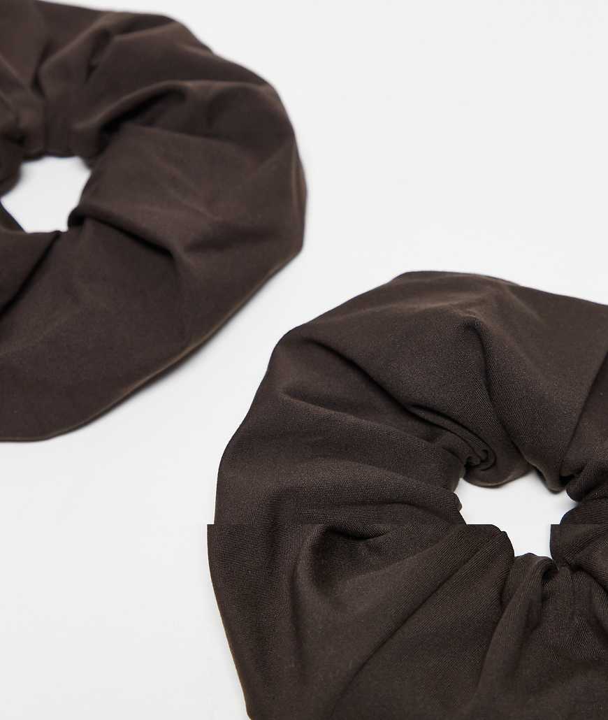4505 - 2er-Pack weiche Yoga-Scrunchies für die Haare in Zartbitter-Braun 4505 - 2er-Pack weiche Yoga-Scrunchies für die Haare in Zartbitter-Braun von 4505