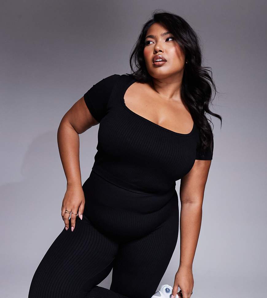 4505 Curve - Icon - Nahtloses, geripptes Sport-T-Shirt in Schwarz von 4505