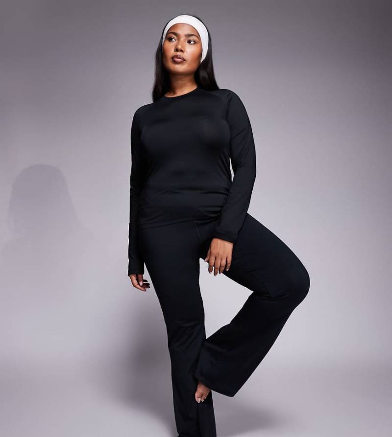 4505 Curve - Icon - Weiche, ausgestellte Yoga-Leggings in Schwarz mit hohem Bund von 4505