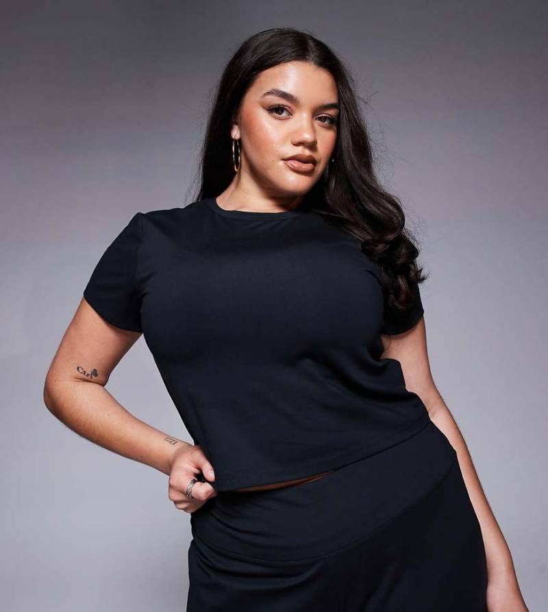 4505 Curve - Icon - Weiches, knapp geschnittenes Studio-T-Shirt in Schwarz von 4505