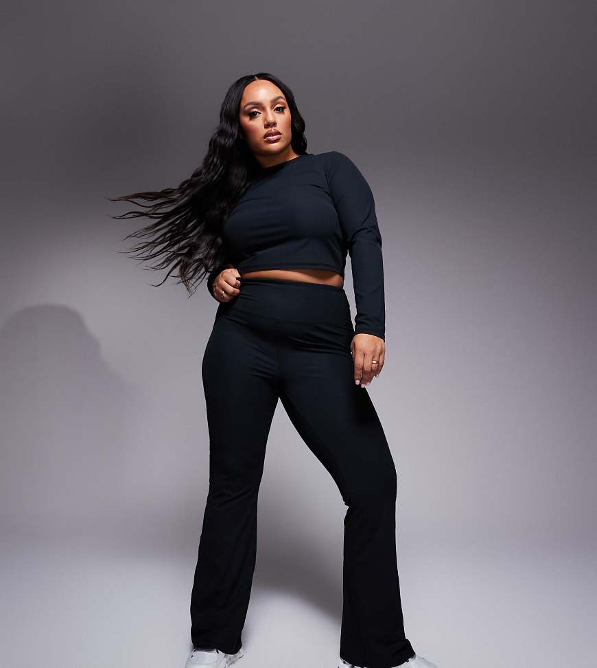 4505 Curve - Weiche, gerippte Tanzhose in Schwarz mit weitem Bein 4505 Curve - Weiche, gerippte Tanzhose in Schwarz mit weitem Bein von 4505