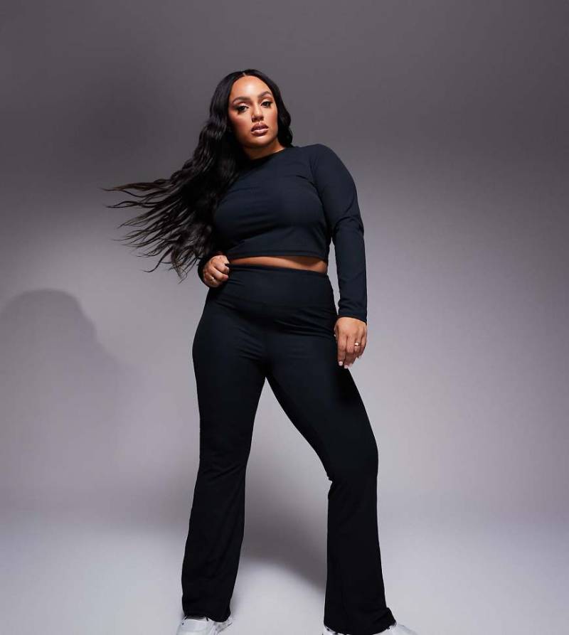 4505 Curve - Weiche, gerippte Tanzhose in Schwarz mit weitem Bein von 4505