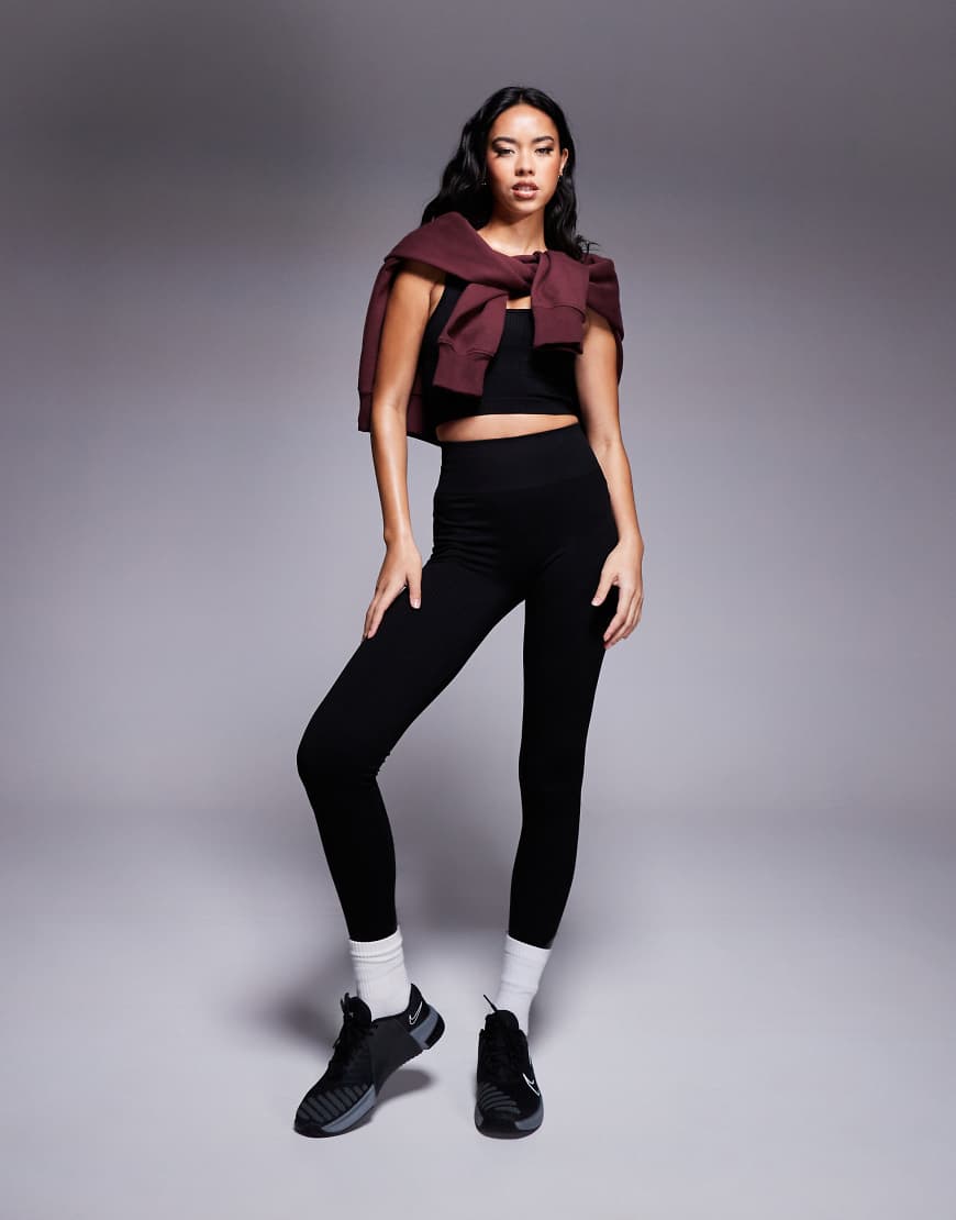 4505 - Icon - Nahtlose, gerippte Sport-Leggings in Schwarz 4505 - Icon - Nahtlose, gerippte Sport-Leggings in Schwarz von 4505