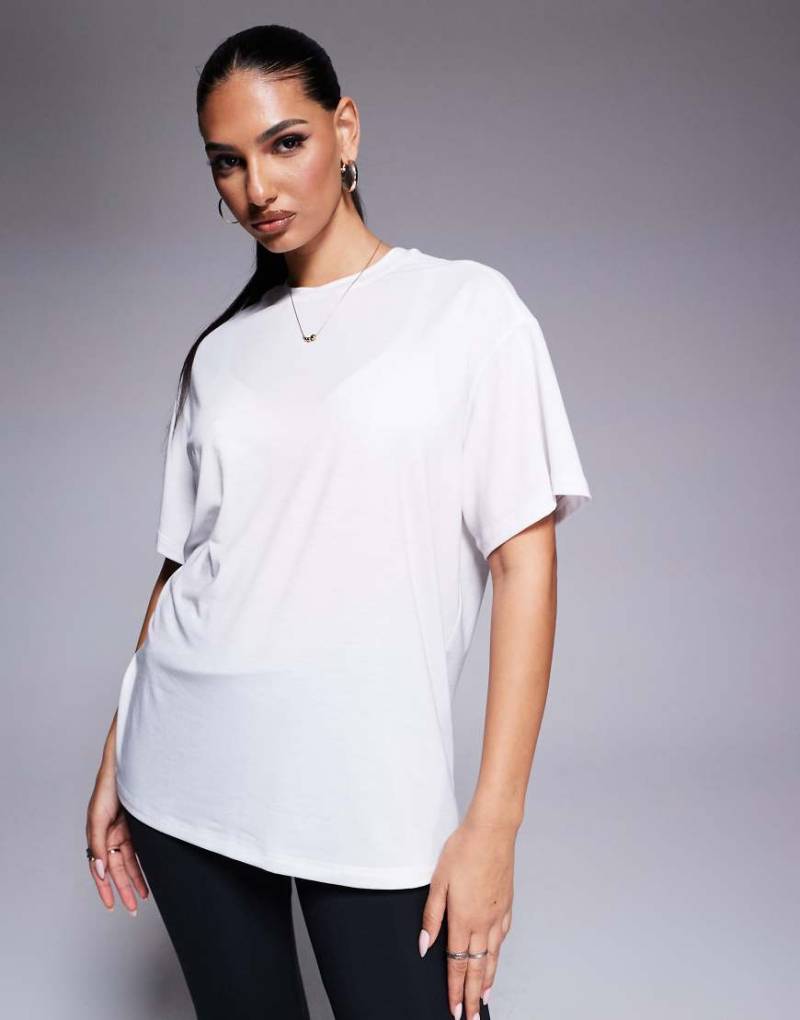 4505 - Icon - Schnelltrocknendes Sport-T-Shirt in Weiß mit Oversize-Passform von 4505