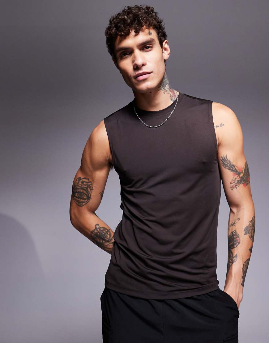 4505 - Icon - Training - Schnelltrocknendes Muskel-Tanktop in Braun 4505 - Icon - Training - Schnelltrocknendes Muskel-Tanktop in Braun von 4505