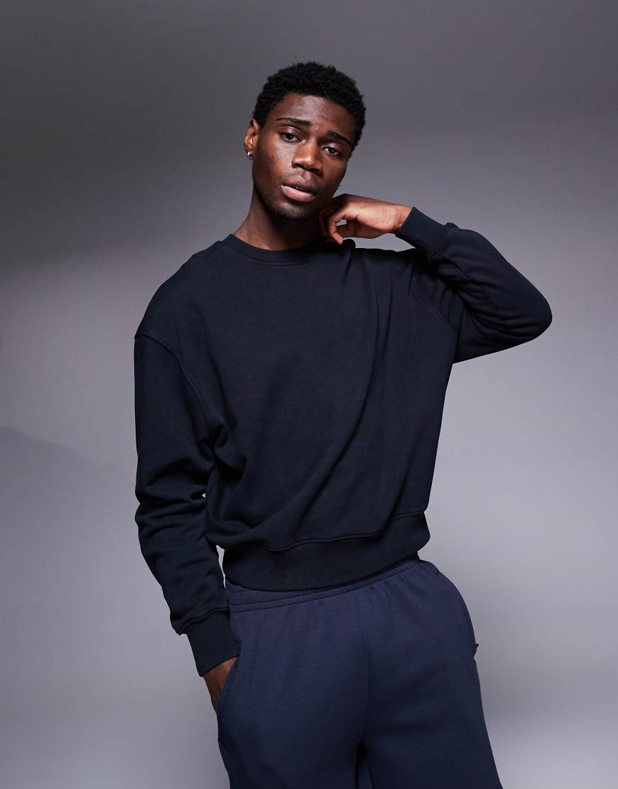4505 - Kastiges, schnell trocknendes Sport-Sweatshirt in verwaschenem Schwarz mit kurzem Schnitt 4505 - Kastiges, schnell trocknendes Sport-Sweatshirt in verwaschenem Schwarz mit kurzem Schnitt von 4505