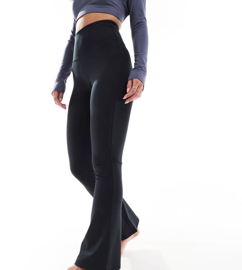 4505 Petite - Icon - Weiche, ausgestellte Yoga-Leggings in Schwarz mit hohem Bund von 4505