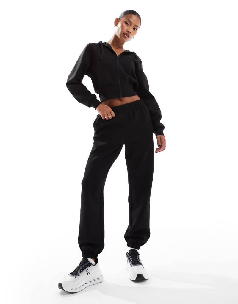 4505 - Trainings-Jogginghose aus Performance-Material in Schwarz von 4505