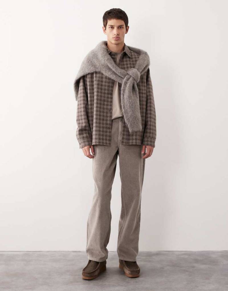 ASOS COLLECTIVE - AC-B-253 Signature - Gerade geschnittene Hose aus Cord in Khaki-Grün von ASOS COLLECTIVE