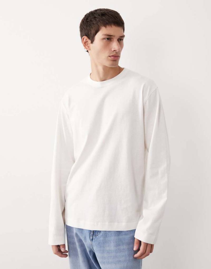 ASOS COLLECTIVE - ACT-T-251 - Schweres, langärmliges T-Shirt in Creme mit markentypischer Passform-Weiß ASOS COLLECTIVE - ACT-T-251 - Schweres, langärmliges T-Shirt in Creme mit markentypischer Passform-Weiß von ASOS COLLECTIVE