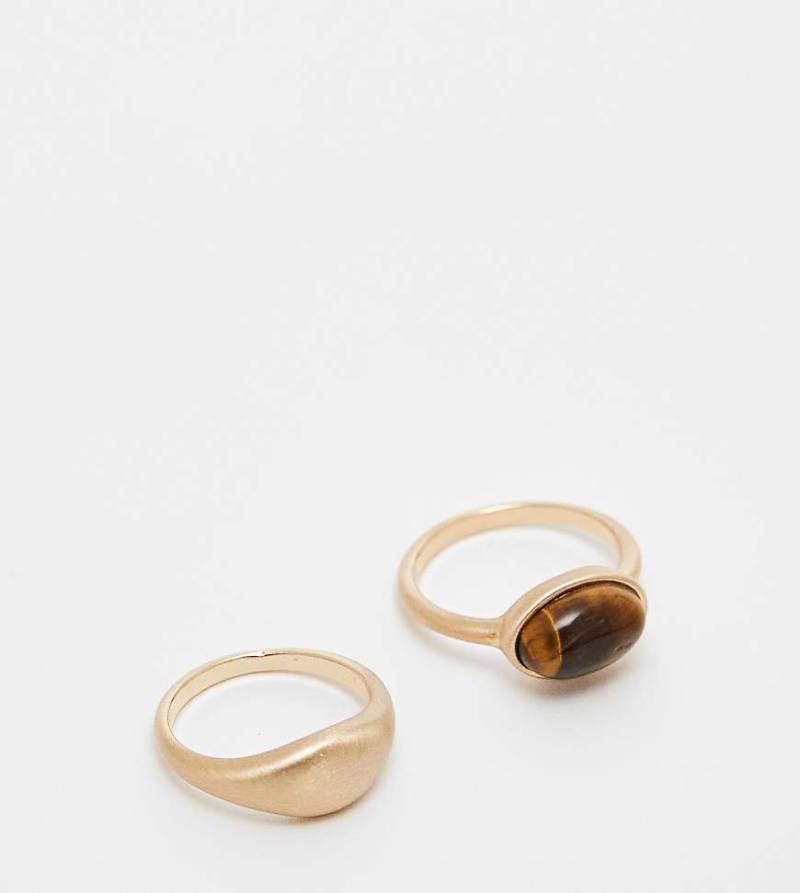 ASOS DESIGN Curve - 2er-Pack Ringe im gebürsteten Goldton mit echtem Tigeraugenstein-Goldfarben von ASOS Curve