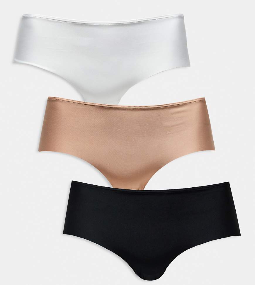 ASOS DESIGN Curve - 3er-Pack sich nicht abzeichnende Hüftslips in Schwarz, Weiß und Beige-Bunt ASOS DESIGN Curve - 3er-Pack sich nicht abzeichnende Hüftslips in Schwarz, Weiß und Beige-Bunt von ASOS Curve