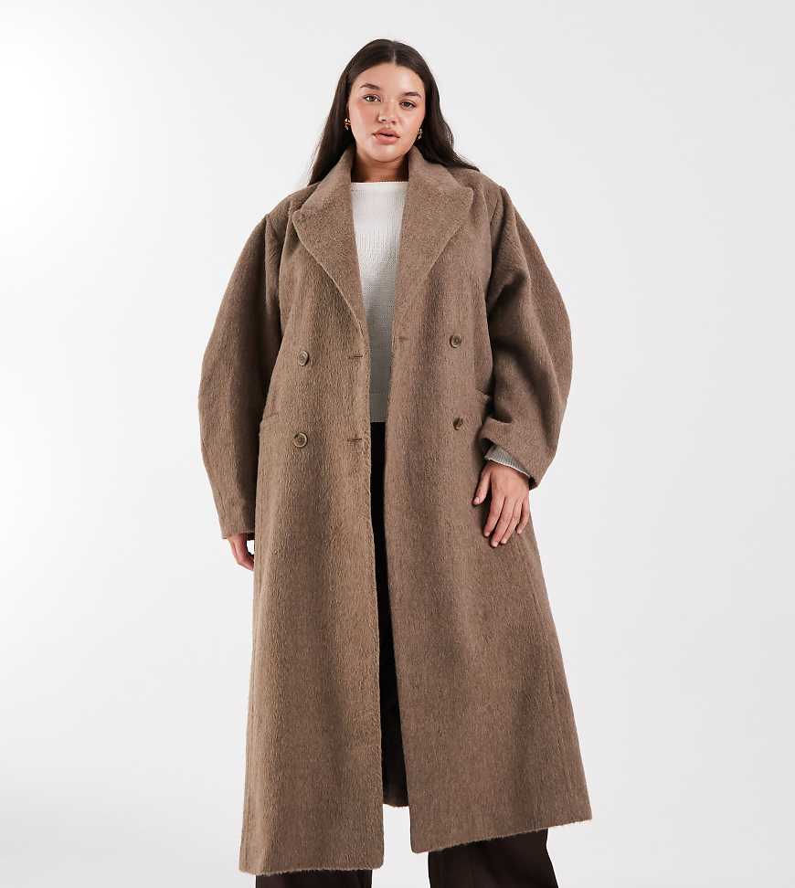 ASOS DESIGN Curve - Angerauter Mantel in Pilzbraun mit Kuppelärmeln und schmalem Gürtel-Brown von ASOS Curve