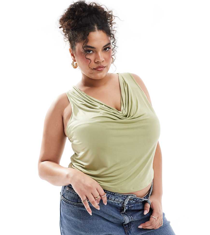 ASOS DESIGN Curve - Anschmiegsames Tanktop in Khaki mit Wasserfallausschnitt-Grün ASOS DESIGN Curve - Anschmiegsames Tanktop in Khaki mit Wasserfallausschnitt-Grün von ASOS Curve