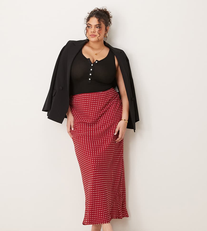 ASOS DESIGN Curve - Asymmetrischer Maxirock aus Chiffon in Rot mit Punkten von ASOS Curve