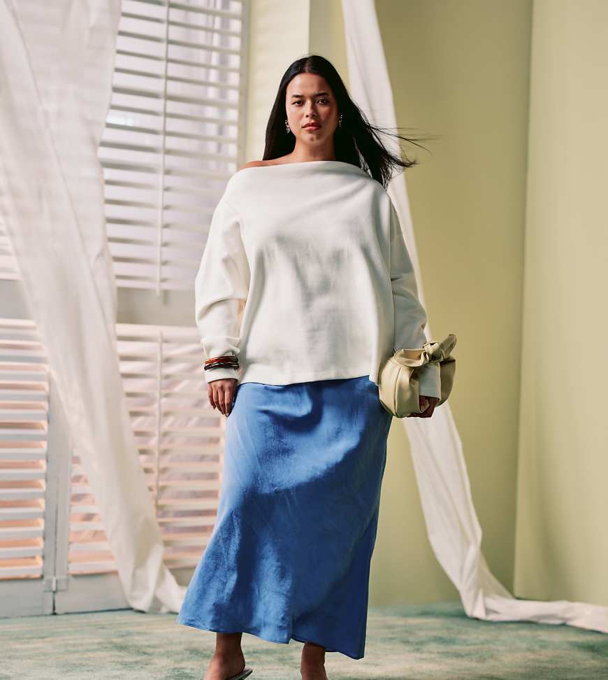 ASOS DESIGN Curve - Asymmetrischer Maxirock in Blau mit weicher Haptik ASOS DESIGN Curve - Asymmetrischer Maxirock in Blau mit weicher Haptik von ASOS Curve