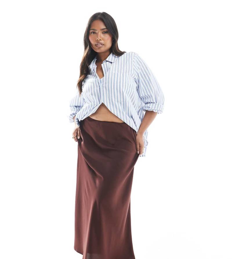 ASOS DESIGN Curve - Asymmetrischer Satin-Maxirock in Schokobraun-Brown von ASOS Curve