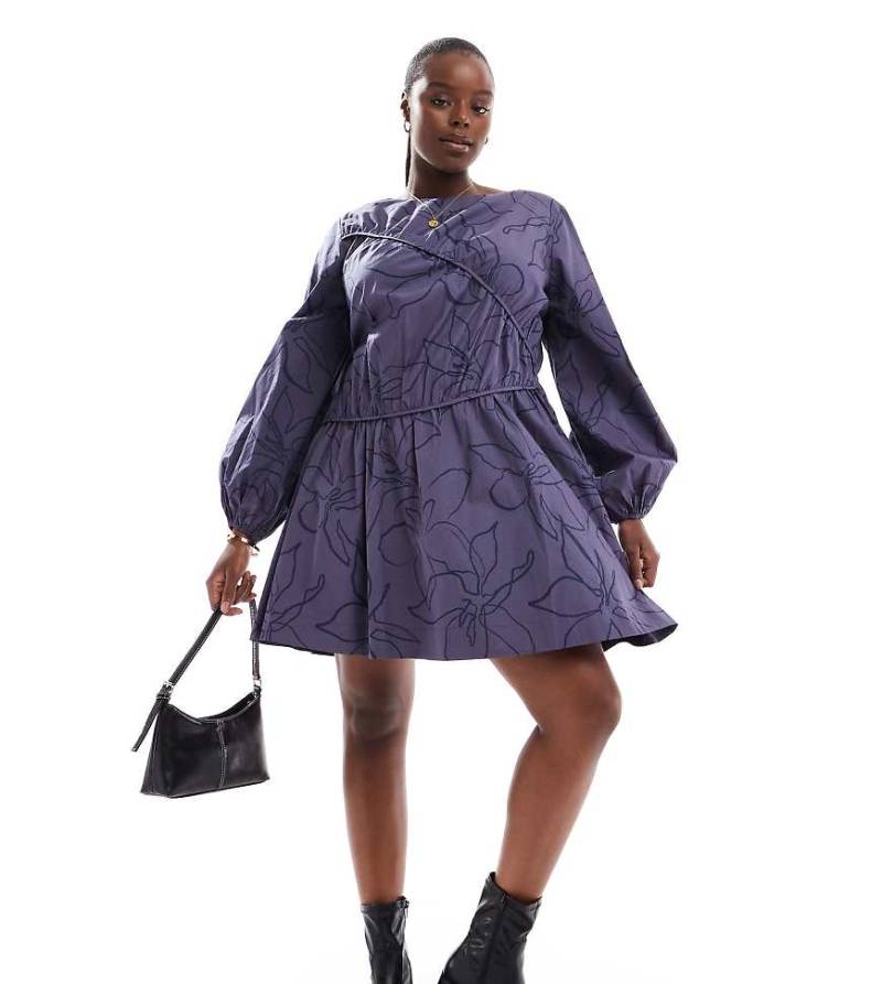 ASOS DESIGN Curve - Asymmetrisches, gerafftes Minikleid in Blau mit Ziernaht und Blumenmuster in geschnörkelter Optik-Bunt von ASOS Curve