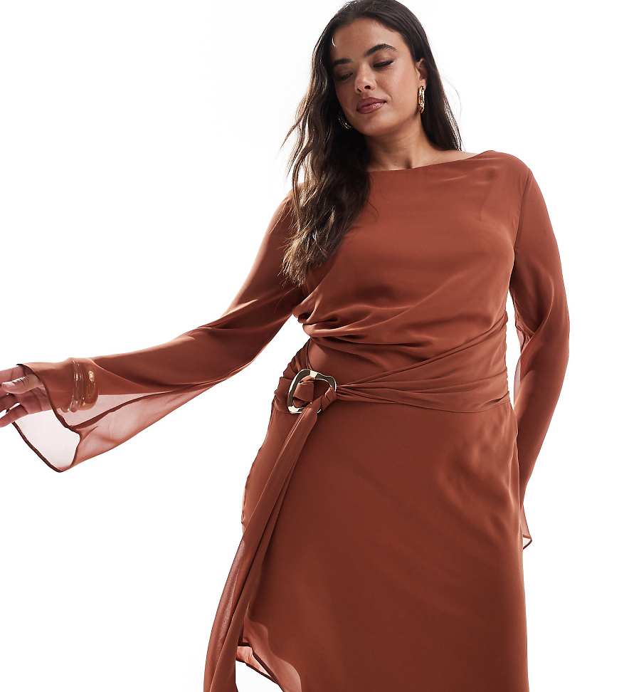 ASOS DESIGN Curve - Asymmetrisches Chiffon-Midikleid in Terrakotta mit U-Boot-Ausschnitt und Gürteldetail in Liquid-Gold-Optik-Bunt ASOS DESIGN Curve - Asymmetrisches Chiffon-Midikleid in Terrakotta mit U-Boot-Ausschnitt und Gürteldetail in Liquid-Gold-Optik-Bunt von ASOS Curve