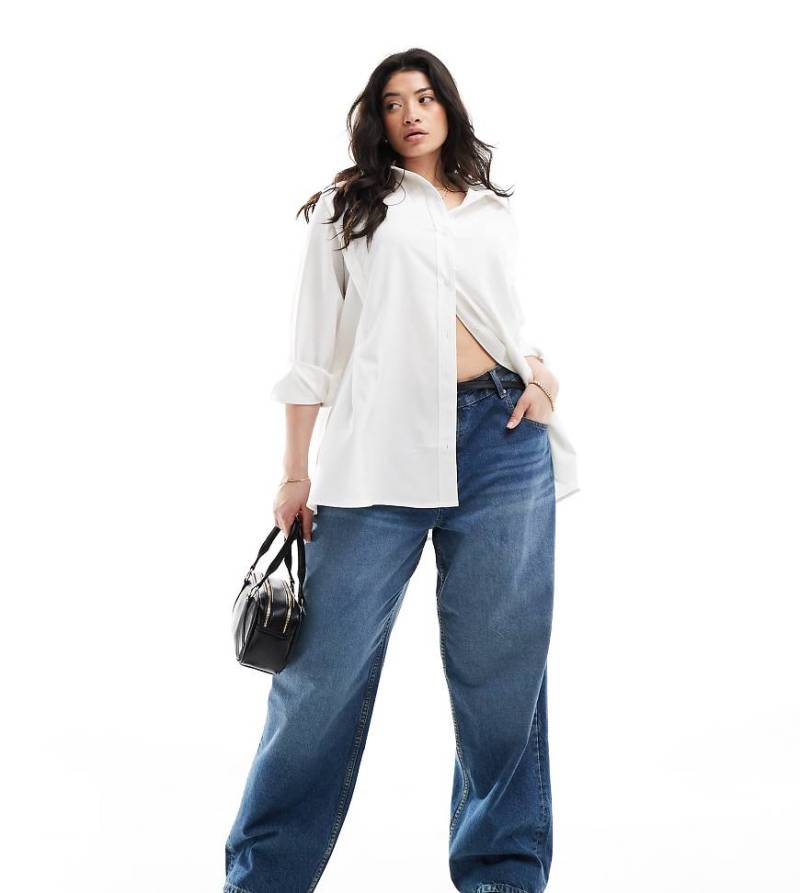 ASOS DESIGN Curve - Baggy Jeans in Mittelblau mit niedrigem Bund von ASOS Curve