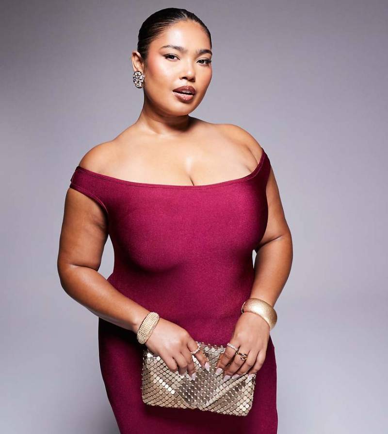 ASOS DESIGN Curve - Bandagen-Midikleid in Beerenrot mit Carmen-Ausschnitt von ASOS Curve