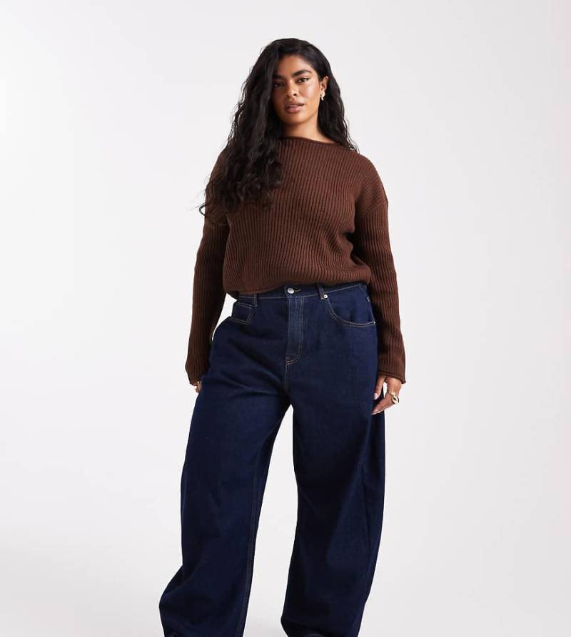 ASOS DESIGN Curve - Barrel-Jeans in Rinse-Waschung mit hohem Bund-Marineblau von ASOS Curve