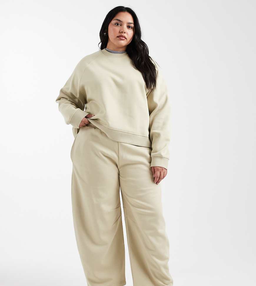 ASOS DESIGN Curve - Barrel Leg Jogginghose mit in Olivgrün mit weicher Innenseite von ASOS Curve