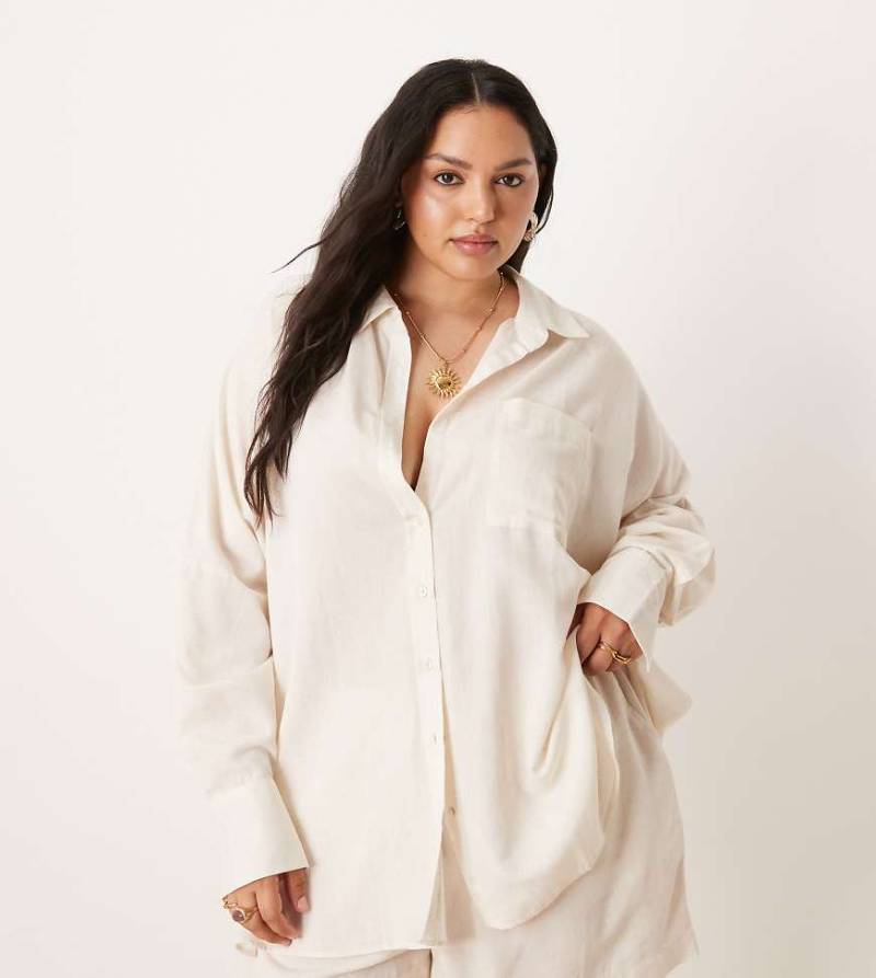 ASOS DESIGN Curve - Belle - Oversize-Strandhemd in Natur mit Leinenanteil-Weiß von ASOS Curve