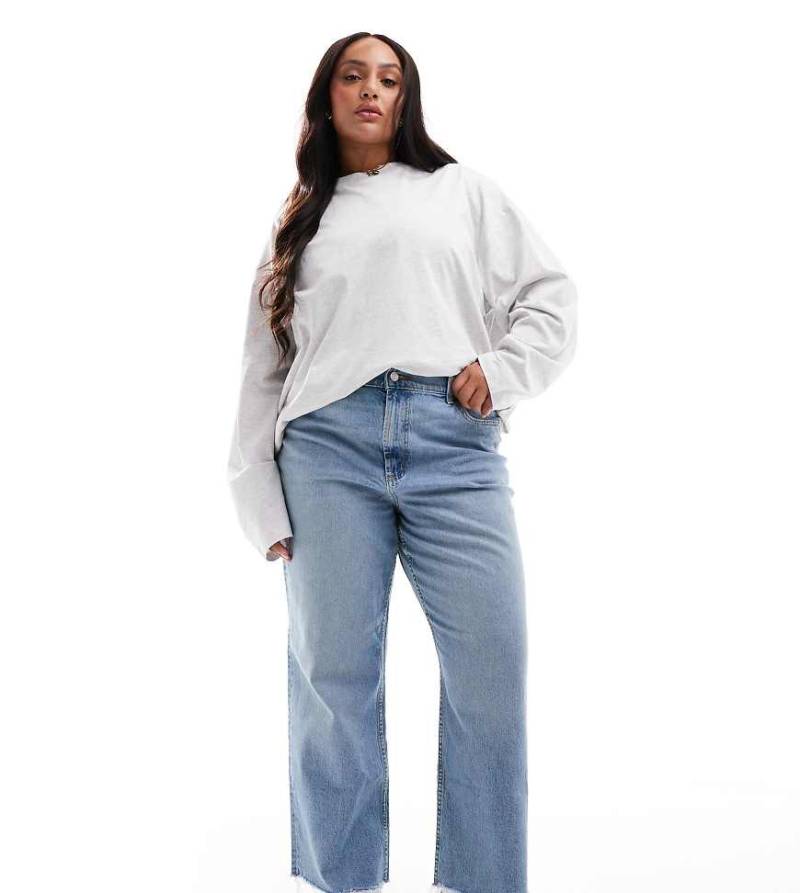 ASOS DESIGN Curve - Knöchellange, gerade geschnittene Jeans in hellem Mittelblau mit Comfort-Stretch von ASOS Curve