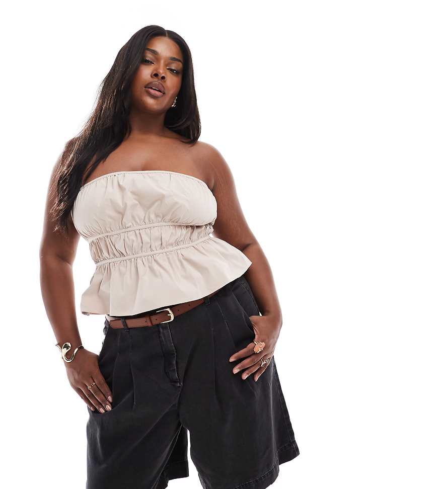 ASOS DESIGN Curve - Bermudashorts aus Denim in Schwarz mit Gürtel von ASOS Curve