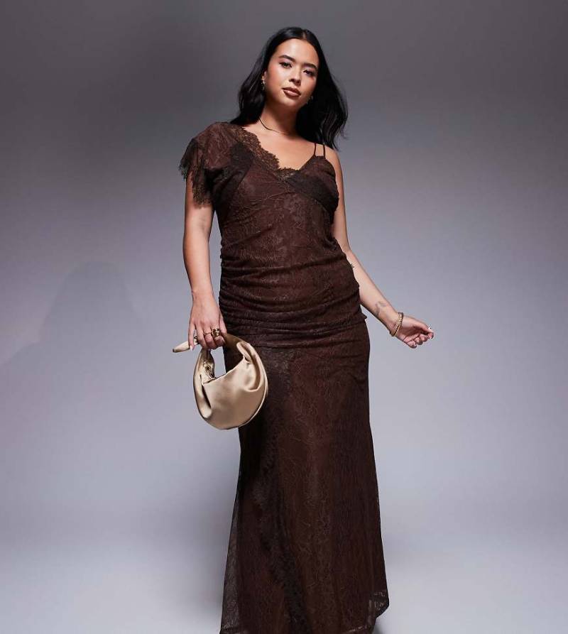ASOS DESIGN Curve - Bodenlanges Maxikleid in Schokobraun mit Riemchenträgern und asymmetrischem Spitzenbesatz von ASOS Curve