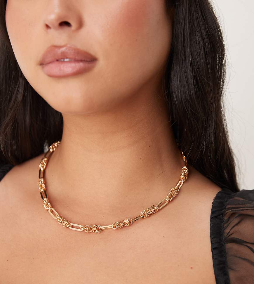 ASOS DESIGN Curve - Breite Halskette in Gold-Optik-Goldfarben von ASOS Curve