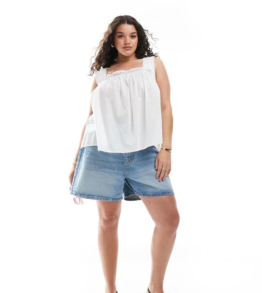 ASOS DESIGN Curve - Camisole-Top mit eckigem Ausschnitt und Spitzenborte-Weiß ASOS DESIGN Curve - Camisole-Top mit eckigem Ausschnitt und Spitzenborte-Weiß von ASOS Curve