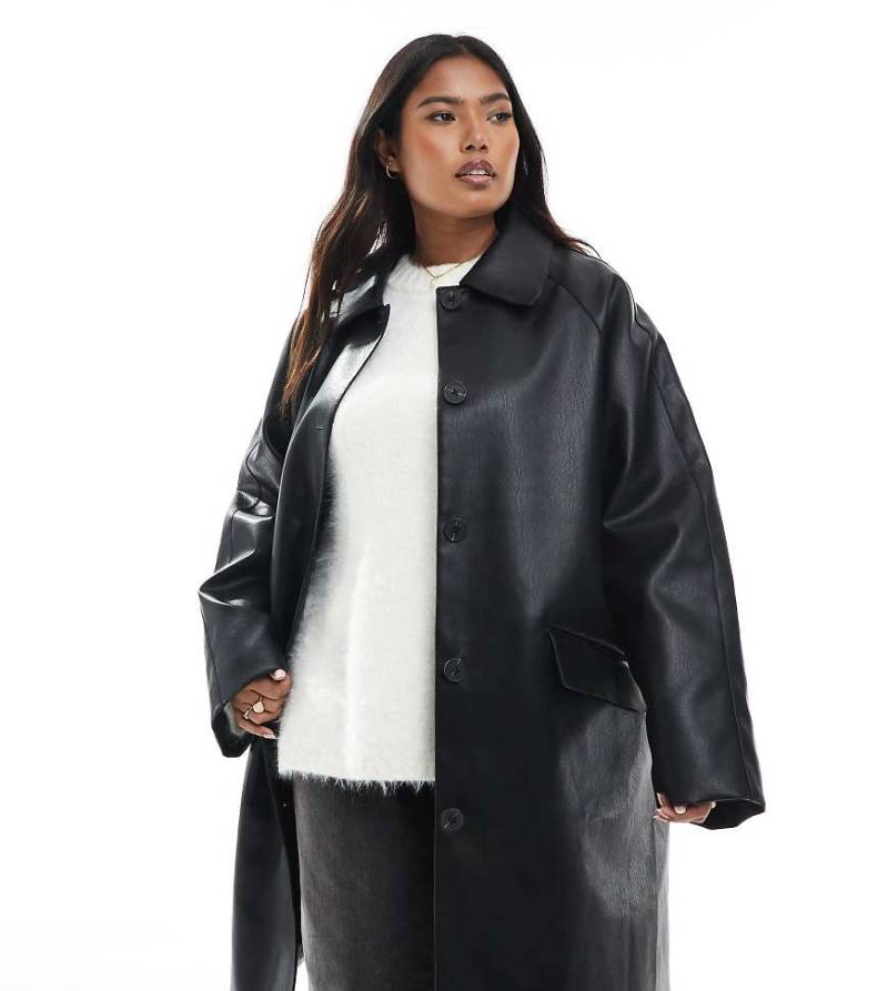 ASOS DESIGN Curve - Car Coat aus schwarzem Kunstleder von ASOS Curve