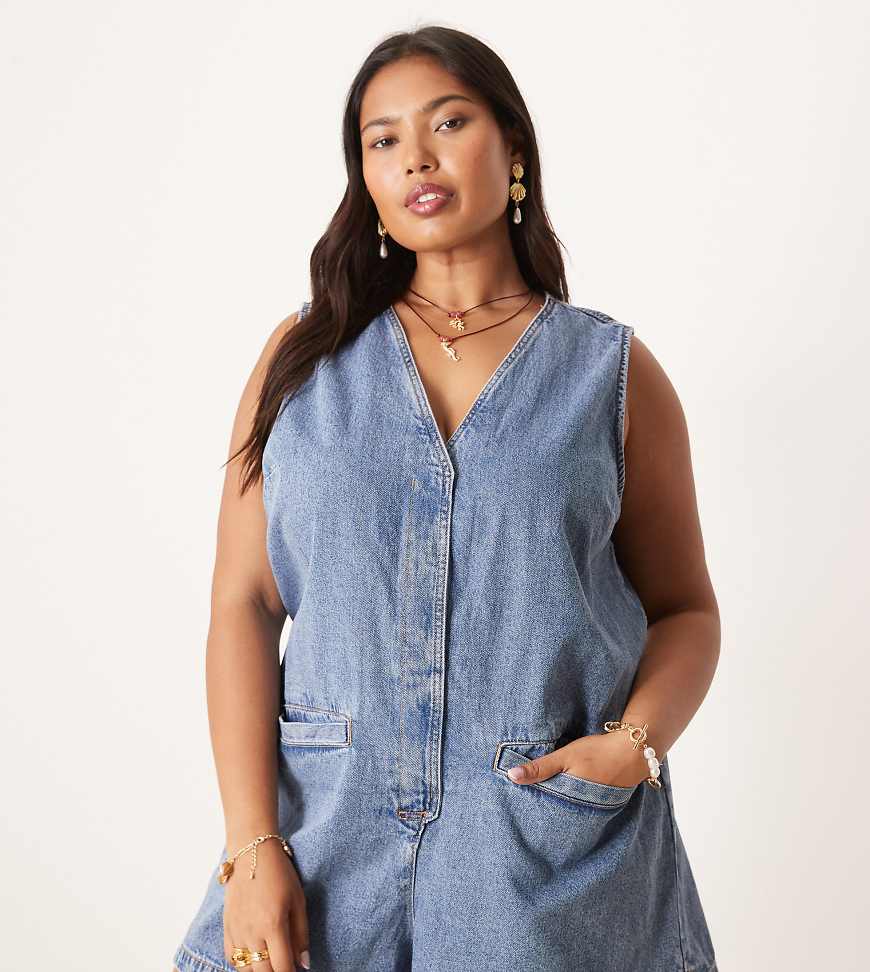 ASOS DESIGN Curve - Denim-Playsuit in mittelblauer Waschung mit Schnürung hinten von ASOS Curve