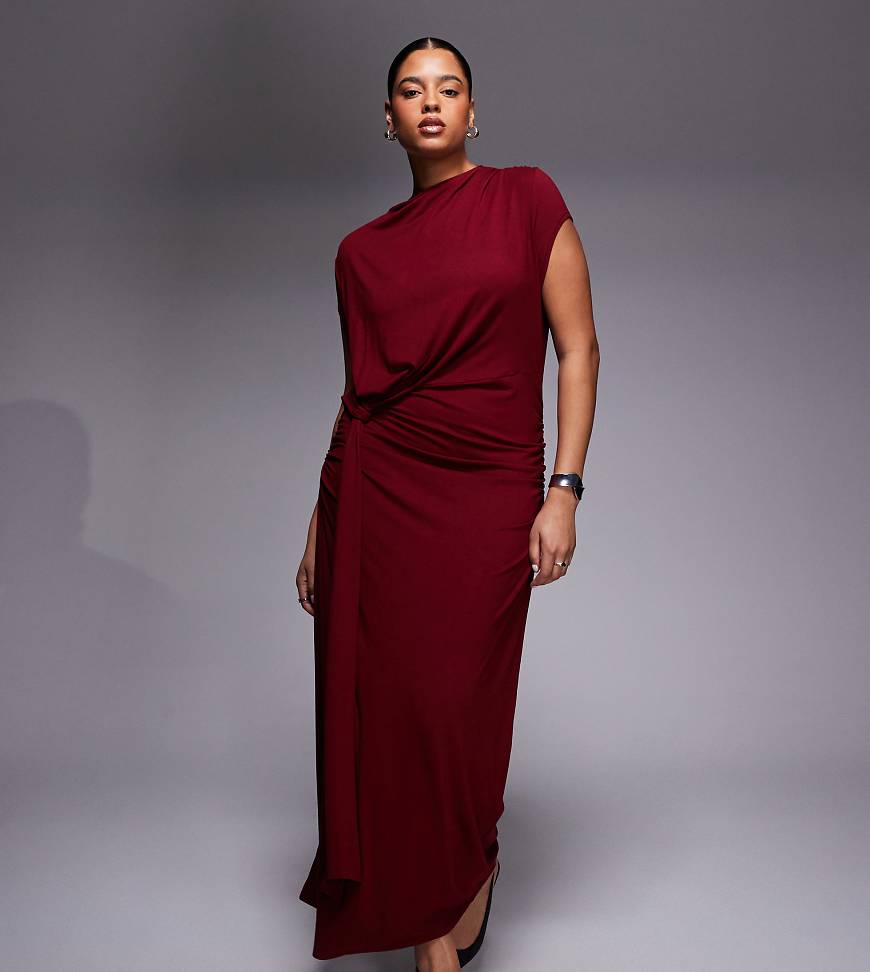 ASOS DESIGN Curve - Drapiertes Midaxi-Kleid mit Flügelärmeln-Rot von ASOS Curve